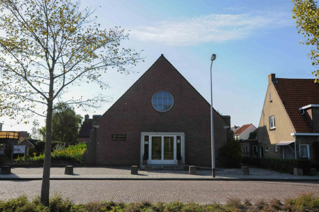 walcheren-westsouburg-adventkerk-1-jpg-scaletype-1-width-1200-height-1200-ext_3196659947.jpeg