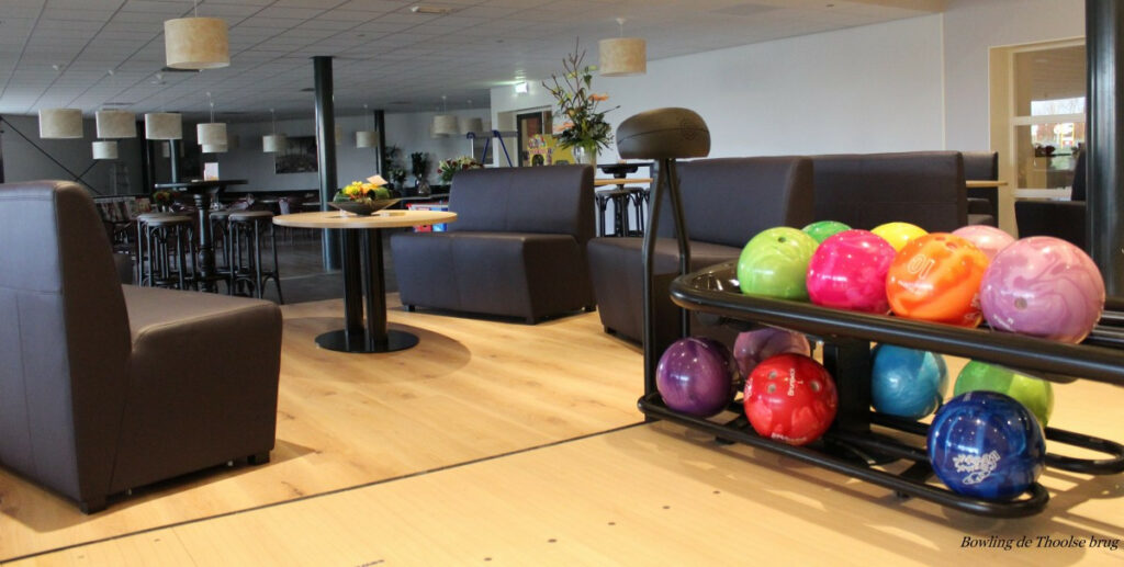 bowling-2btholen-2b2-jpg-scaletype-1-width-1200-height-1200-ext_374779468.jpeg