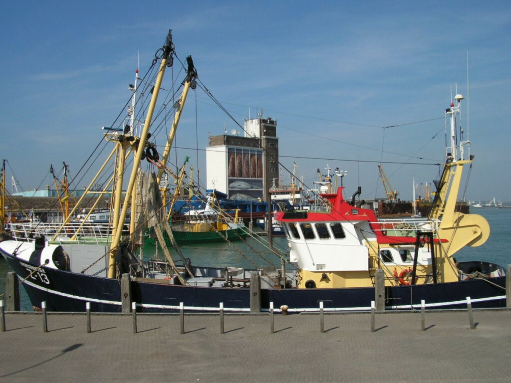 vissersboot-jpg-scaletype-1-width-1200-height-1200-ext_213519450.jpeg